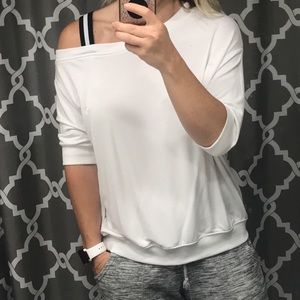 Cold shoulder (1) top